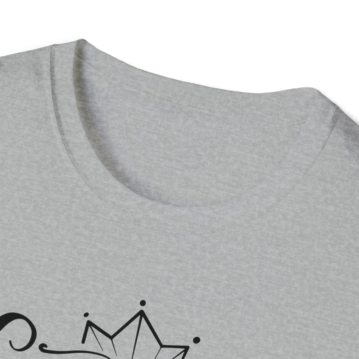 CAMPING QUEEN TEE-Unisex Softstyle T-Shirt