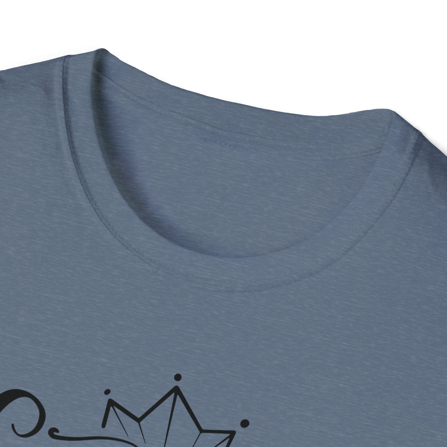 CAMPING QUEEN TEE-Unisex Softstyle T-Shirt